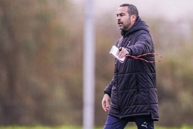 John Textor convida Artur Jorge para assistir jogo do Lyon -  (crédito: Photo by Miguel Riopa / AFP)