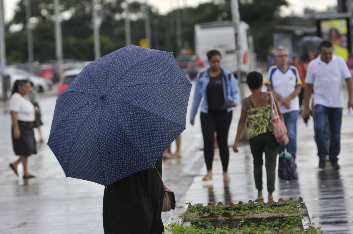 Acumulados de chuva poderão ultrapassar 80 milímetros especialmente no centro-norte do país, por causa da combinação do calor e alta umidade -  (crédito: Minervino Júnior/CB/D.A.Press)