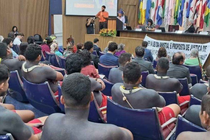 Sessão da Comissão da Anistia que reconheceu a perseguição e desterro de povos indígenas pela ditadura - (crédito: Evandro Éboli/CB/D.A Press) Sessão da Comissão da Anistia que reconheceu a perseguição e desterro de povos indígenas pela ditadura - (crédito: Evandro Éboli/CB/D.A Press)