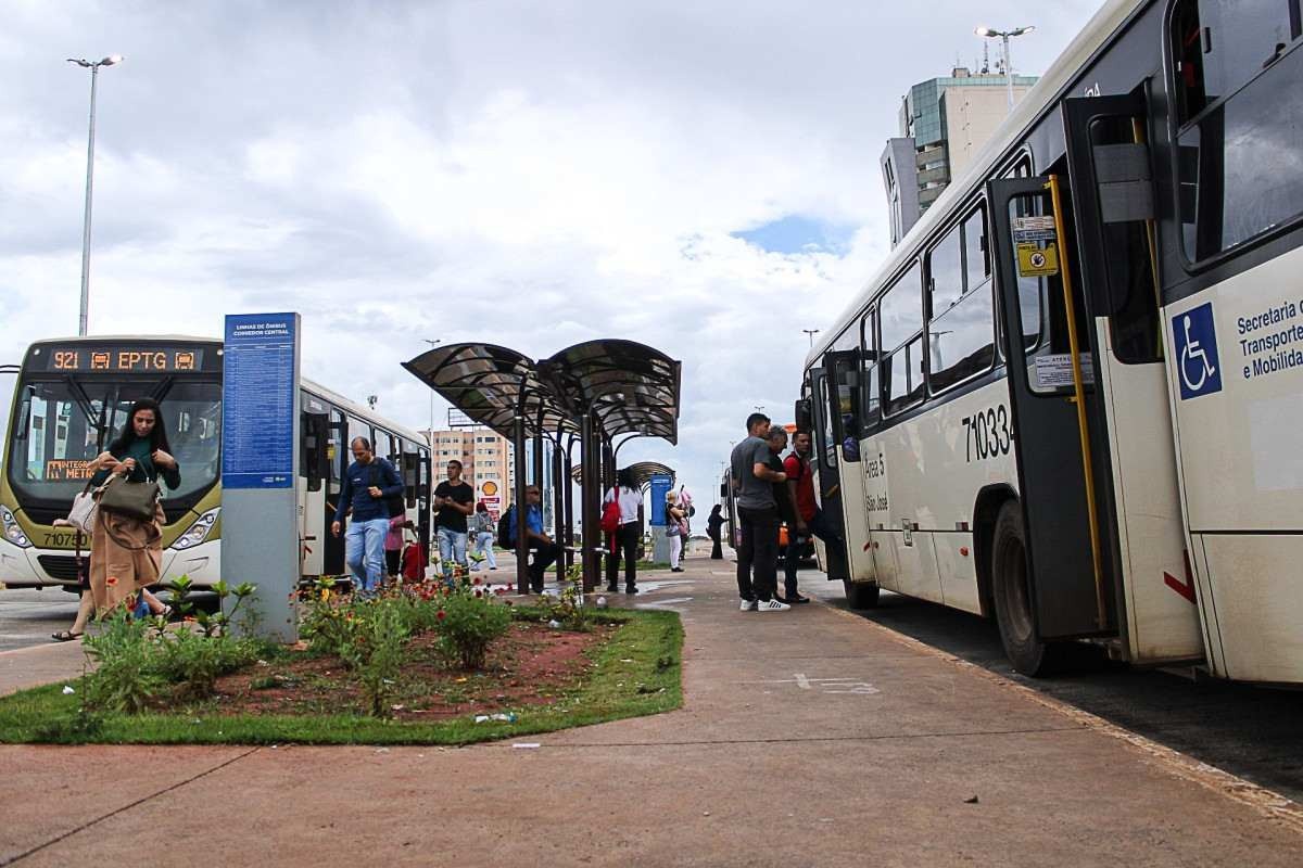 Usuários pedem que as informações sobre as linhas de ônibus sejam mais claras