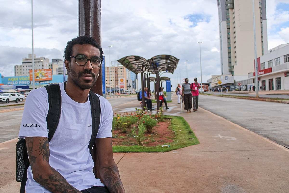 Mateus Carvalho reclama do transporte na região. 