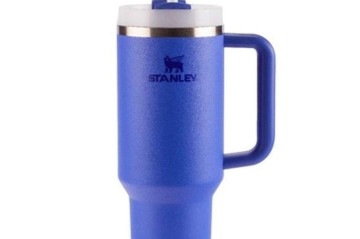 A marca americana de artigos para bebidas Stanley retirou do mercado, nesta quinta-feira (12), 2,6 milhões de garrafas térmicas, depois que dezenas de usuários se queimaram com líquido quente -  (crédito: Stanley/Divulgação)