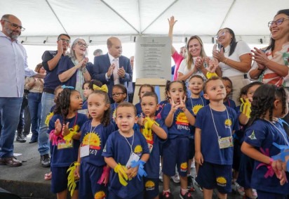 O governador do Distrito Federal, Ibaneis Rocha (MDB), inaugurou, ontem, uma nova creche em Santa Maria, para atender 200 crianças -  (crédito: Renato Alves/Agência Brasília)