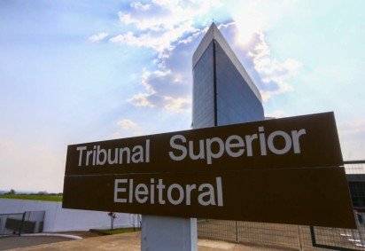 TSE: o alistamento eleitoral é obrigatório para maiores de 18 anos     -  (crédito: Marcelo Camargo/Agência Brasil) -TSE: o alistamento eleitoral é obrigatório para maiores de 18 anos     -  (crédito: Marcelo Camargo/Agência Brasil)