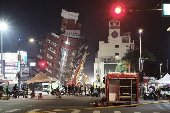 As autoridades taiwanesas afirmaram que o terremoto e os tremores secundários foram os mais intensos na ilha em 25 anos -  (crédito: SAM YEH / AFP)