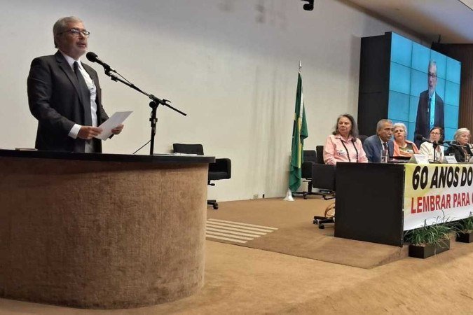 Ivo Herzog, filho de Clarice e Vladimir Herzog, em depoimento na sessão da Comissão de Anistia, que homenageou sua mãe - (crédito: Evandro Éboli) Ivo Herzog, filho de Clarice e Vladimir Herzog, em depoimento na sessão da Comissão de Anistia, que homenageou sua mãe - (crédito: Evandro Éboli)