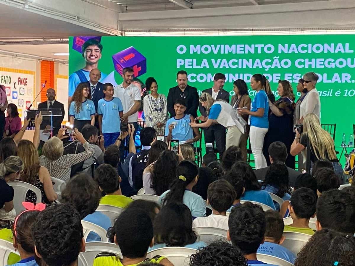 Em Brasília, Nísia dá largada à campanha de vacinação nas escolas