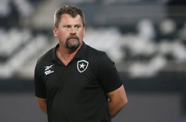 Fábio Matias se torna técnico do Botafogo com melhor aproveitamento no século