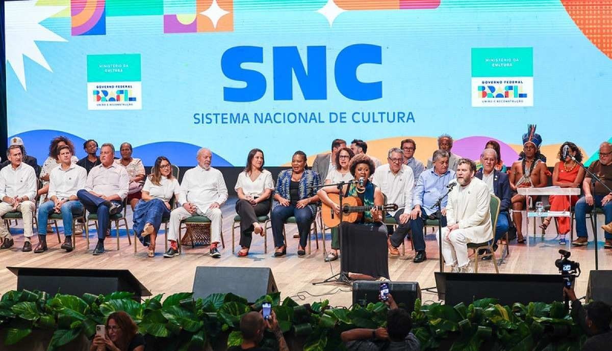Lula institui 