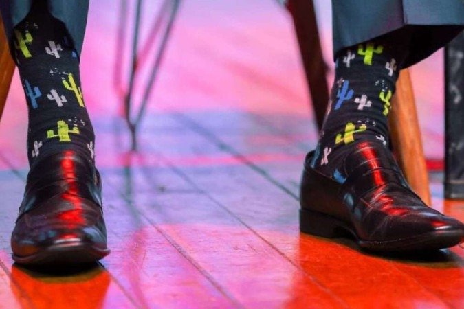 Lula usou meias com estampas de cactos coloridos durante a 4ª Conferência Nacional de Juventude.