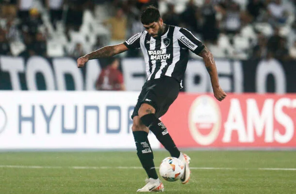 Gatito Fernández em campo pelo Glorioso -  (crédito: Foto: Vítor Silva/BFR)