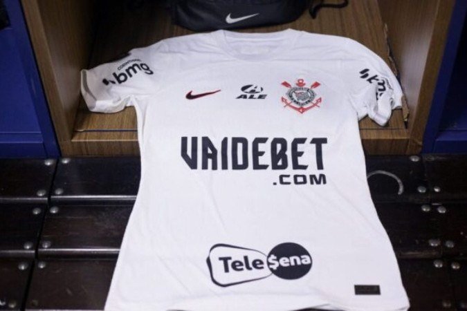 Saída da Tele Sena deixa camisa do Corinthians com três espaços livres -  (crédito: Foto: Rodrigo Coca/Ag. Corinthians)