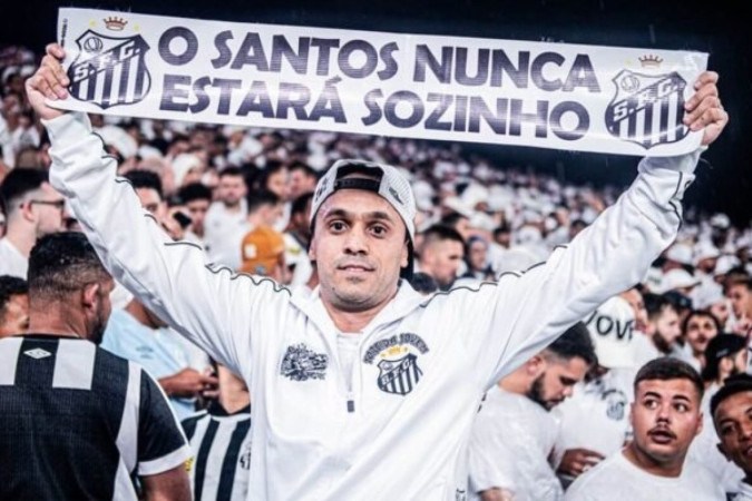 Torcida do Santos sonha com título paulista em meio ao inferno da Série B do Brasileiro -  (crédito: Foto: Raul Baretta/Santos)