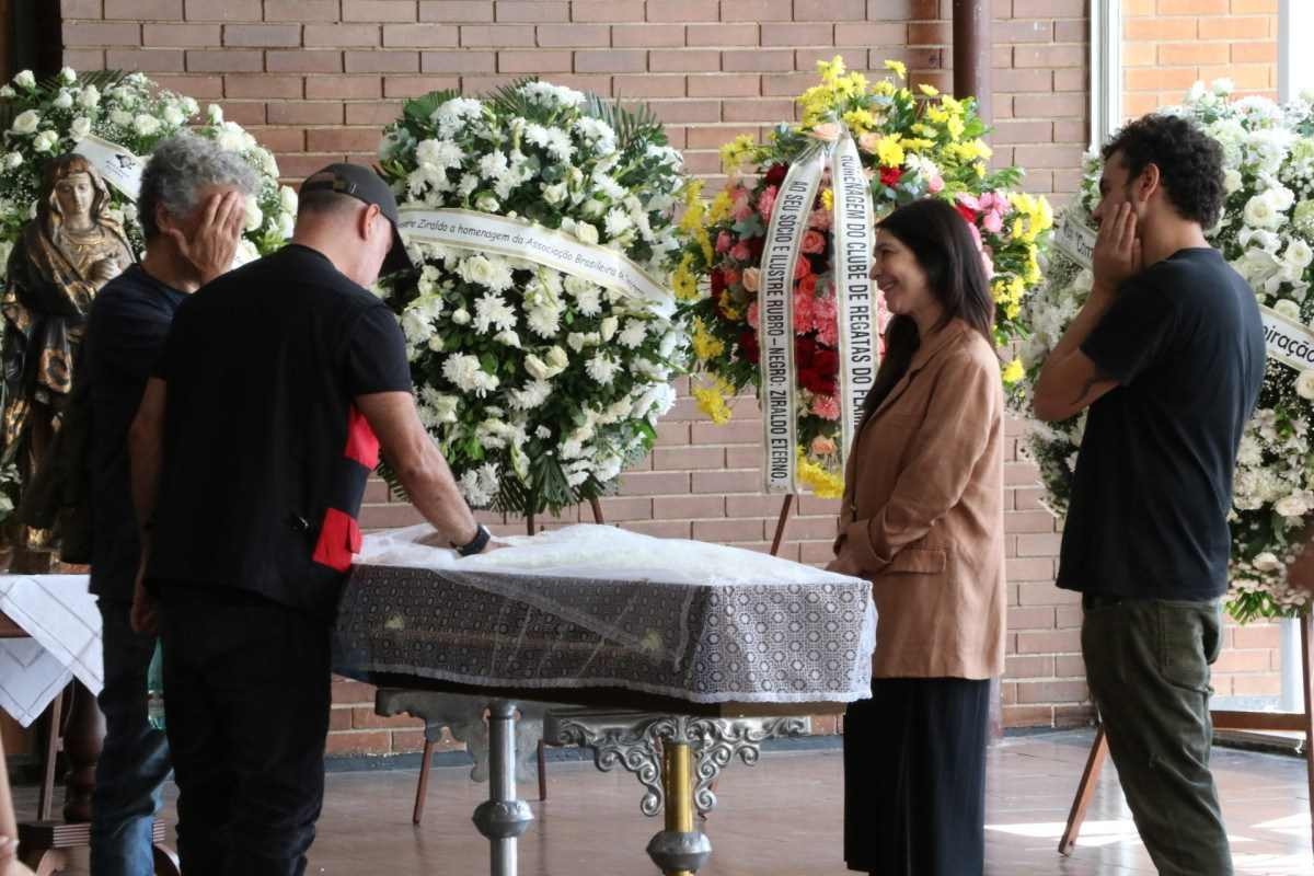 Família, amigos e fãs se despedem de Ziraldo em velório no Rio de Janeiro