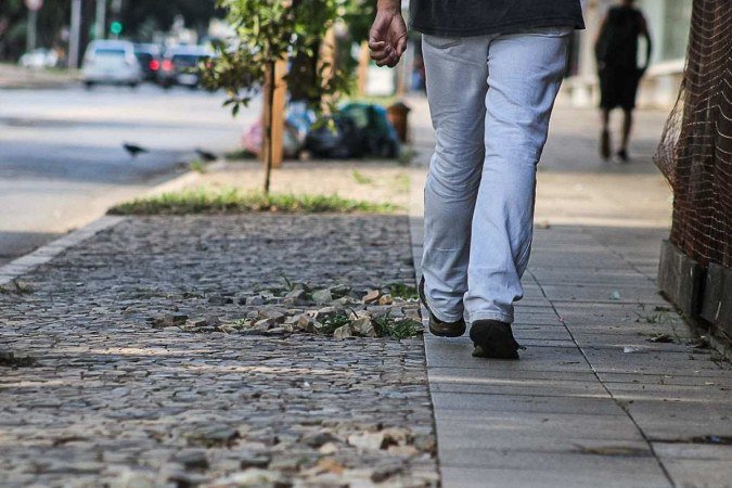  08/04/2024 Crédito: Kayo Magalhães/CB/D.A Press. Cidades. Falta de acessibilidade.   