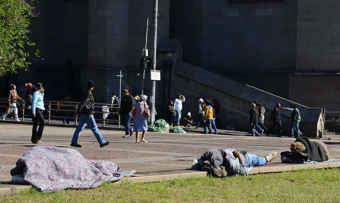 Padre Lancellotti critica exploração de pessoas em situação de rua -  (crédito: EBC)