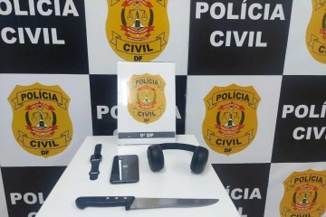 Dupla usou faca para assaltar a vítima -  (crédito: PCDF/Divulgação)