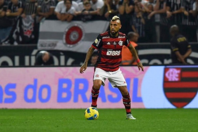 Arturo Vidal teve passagem apagada pelo Flamengo -  (crédito:  Marcelo Cortes)