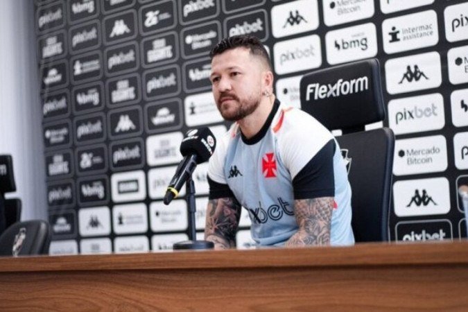 Rossi sobe na bola após o fim do Brasileirão de 2023 - - (crédito: Foto: Reprodução / Twitter) Rossi sobe na bola após o fim do Brasileirão de 2023 - - (crédito: Foto: Reprodução / Twitter)