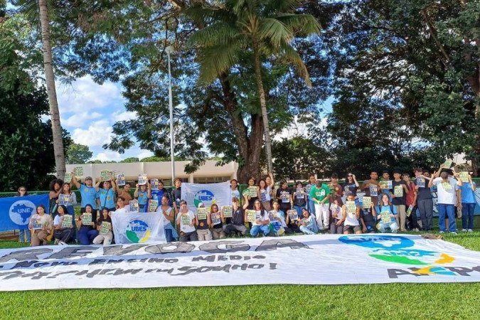 Estudantes secundaristas protestam em Brasília - (crédito: Divulgação/Ubes) Estudantes secundaristas protestam em Brasília - (crédito: Divulgação/Ubes)