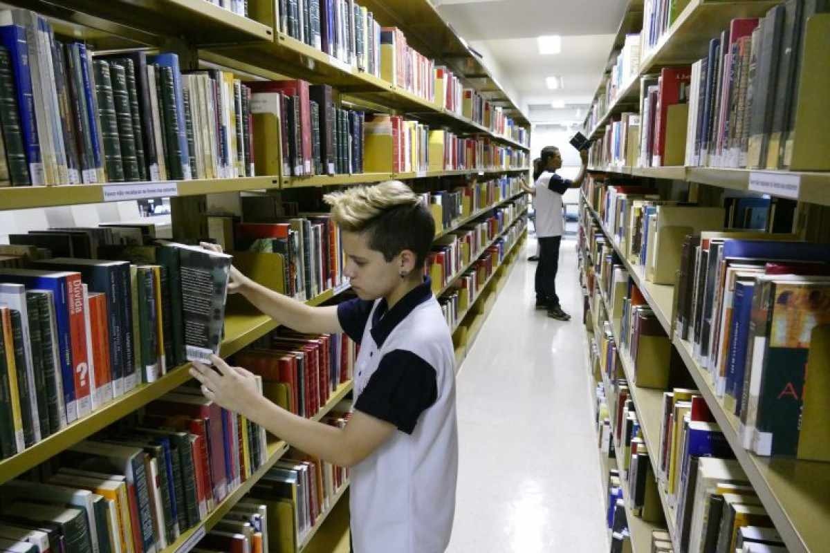 Lula sanciona com veto projeto de Sistema Nacional de Bibliotecas Escolares