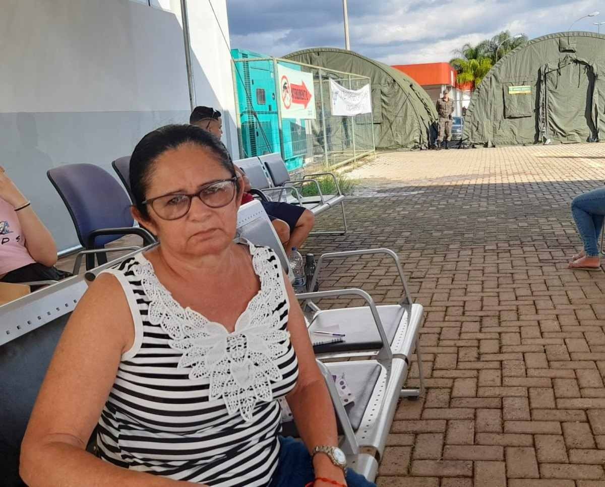 Mesmo com dengue, Maria de Lourdes levou o filho doente ao HCamp
