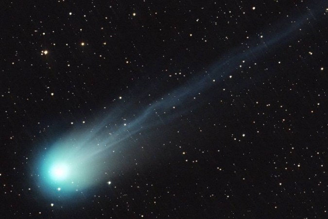 Como o brilho do cometa pode ser imprevisível, não há garantia de que será visível a olho nu. Portanto, os observadores poderão precisar usar binóculos ou telescópios -  (crédito: Divulgação/European Space Agency)