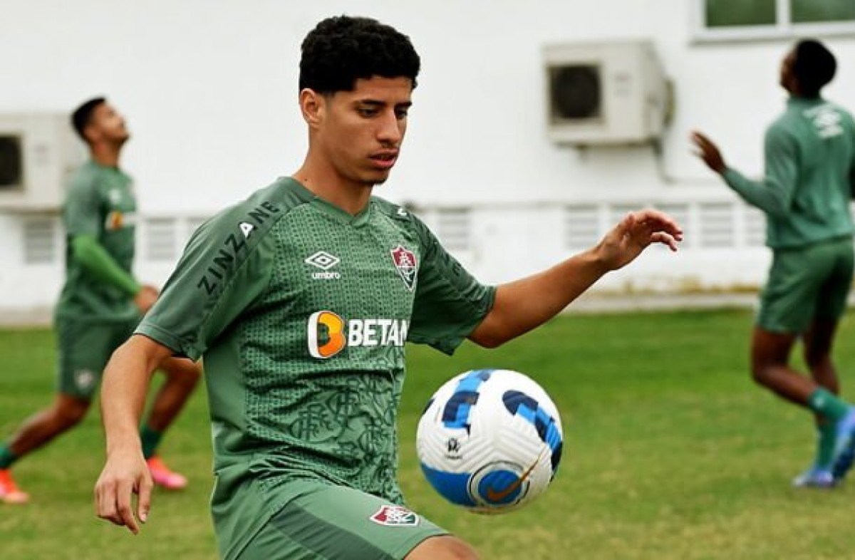 Yago se reapresenta ao Fluminense após ser revelação do Carioca