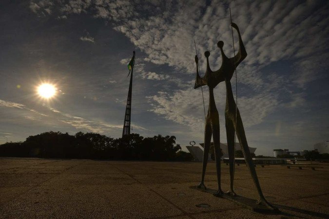 Praça dos Três Poderes, monumento Dois Candangos -  (crédito:  Marcelo Ferreira/CB/D.A Press)