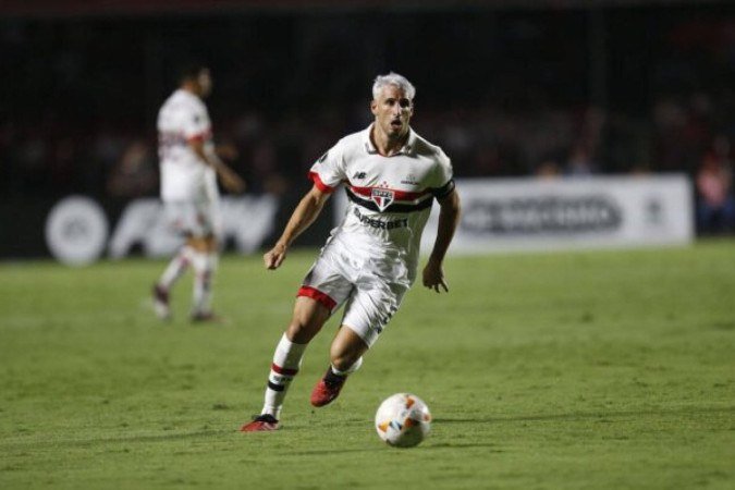 Calleri defende Carpini após vitória -  (crédito: Foto: Rubens Chiri e Paulo Pinto/Saopaulofc)