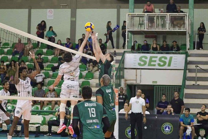 Caso não consiga a vaga na final, a equipe ficará na Série B pelo segundo ano seguido. - (crédito: Rogério Guerreiro/ Brasília Vôlei) Caso não consiga a vaga na final, a equipe ficará na Série B pelo segundo ano seguido. - (crédito: Rogério Guerreiro/ Brasília Vôlei)