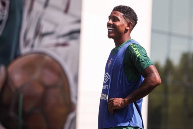 Diogo Barbosa é um dos jogadores do Fluminense estão à disposição de Diniz neste sábado (13)  -  (crédito:  - Foto: Lucas Merçon/Fluminense)