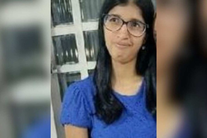 Maria Eduarda de Oliveira Rodrigues desapareceu às 17h30 de quinta-feira (11/4) com o uniforme da escola -  (crédito: Reprodução)