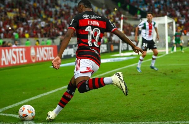 Lorran durante a partida contra o Palestino -  (crédito: Foto: Marcelo Cortes / Flamengo)