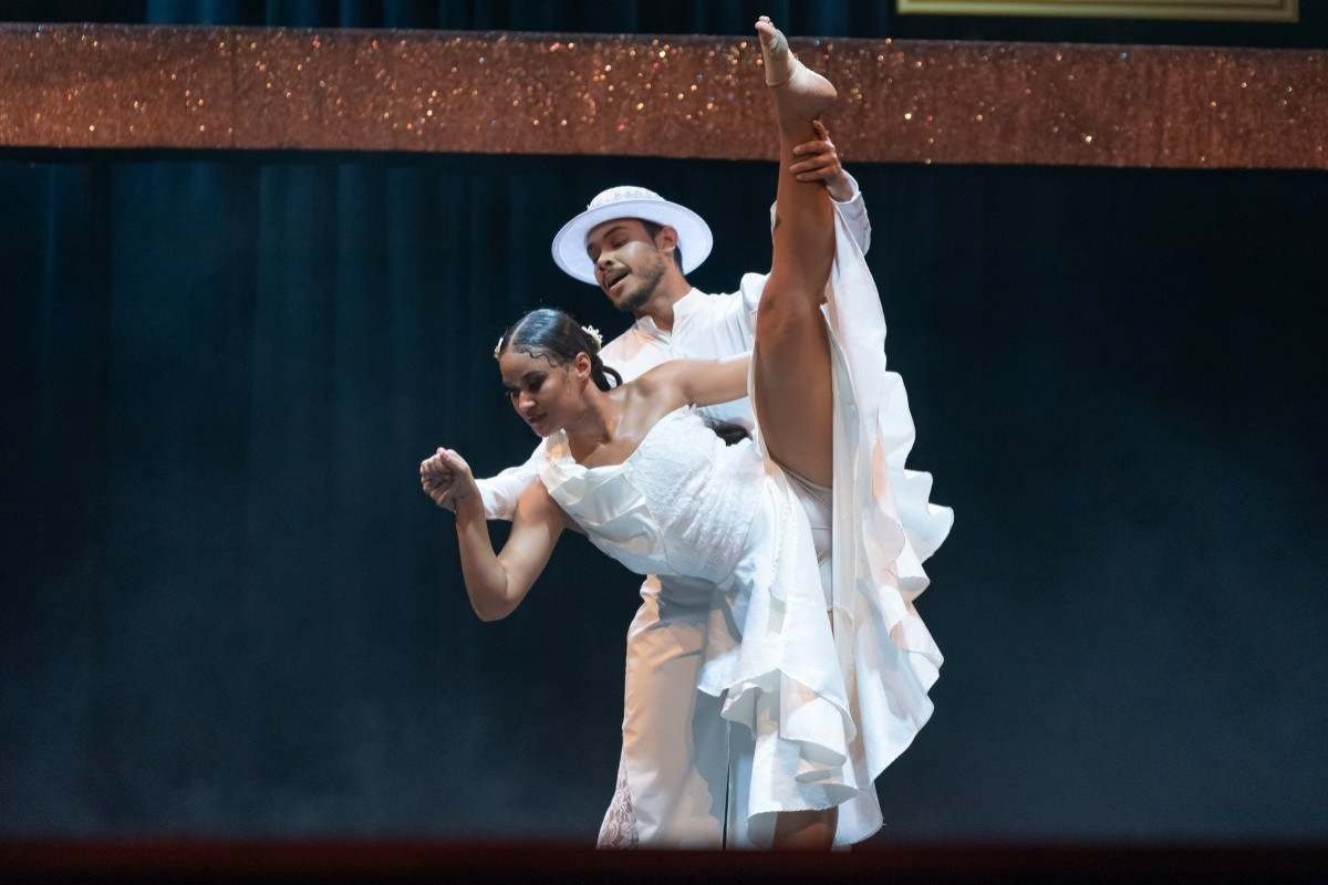 A Cia brasiliense Transições tem 10 anos de história. 