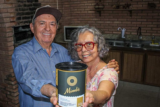 Carlos Alberto e Laize Coutinho, cafeicultores do Lago Oeste: Minelis é o primeiro premiado fora do DF -  (crédito:  Kayo Magalhães/CB/D.A Press)