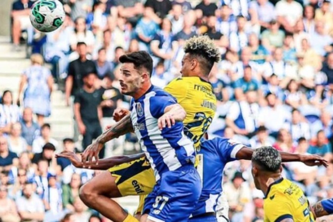 Em pleno Estádio do Dragão, o Porto não sai do 2 a 2 com o  Famalicão -  (crédito: Foto:  @futebolclubefamalicao)