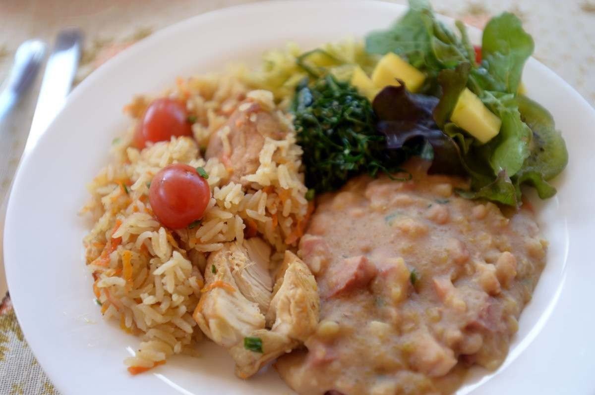  14/04/2024 Credito: Ed Alves/CB/DA.Press. Revista. Encontro com Chef Maria Antunes  "Vó Maria" - Influencer Digital - Faz comida simples no Fogão a Lenha. Tem ajuda das suas netas. Local Planaltina de Goias. 