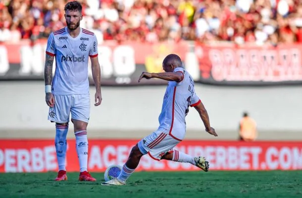 Del La Cruz (Flamengo) -  (crédito: Foto:  Marcelo Cortes / CRF)