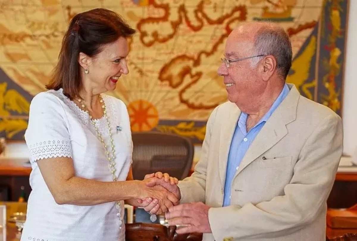 No Brasil, chanceler argentina quer estreitar laços após ruído com Milei
