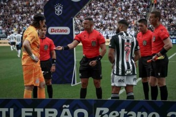 Árbitro relatou ofensas de dirigentes do Corinthians após o jogo -  (crédito:  Bruno Sousa)