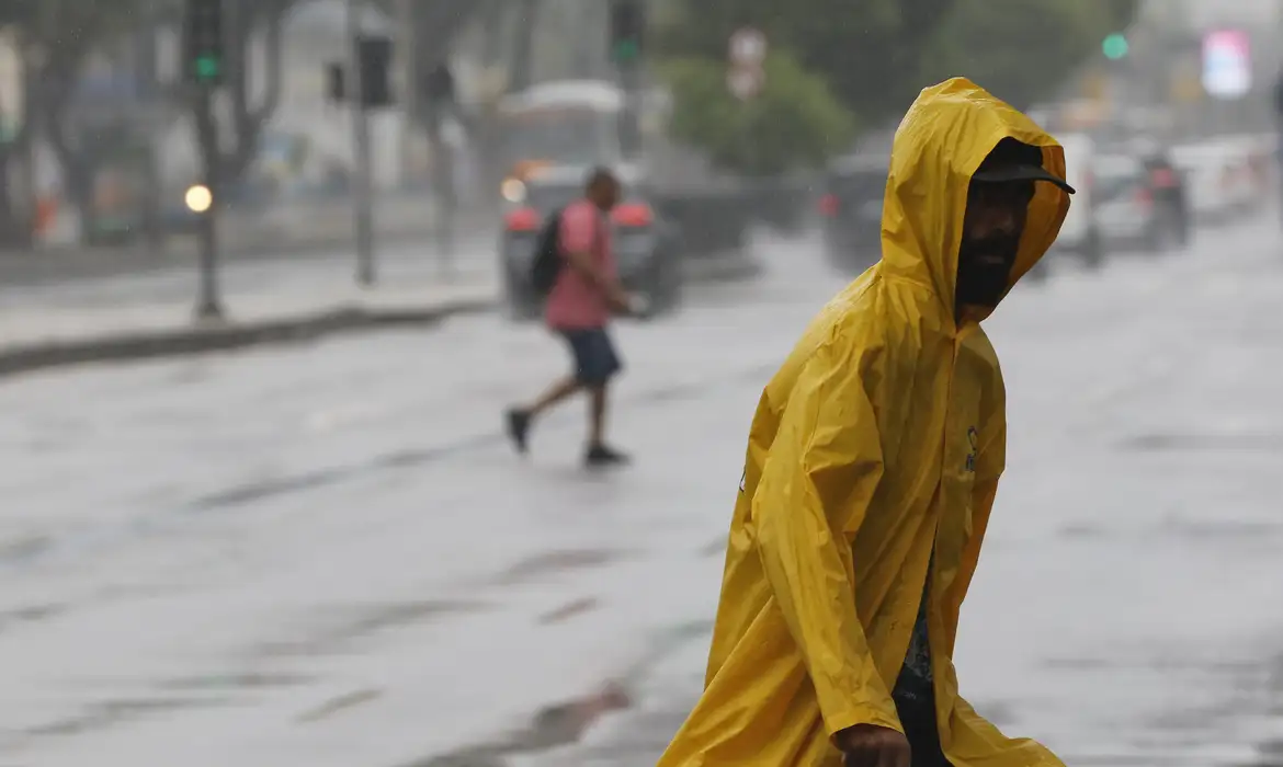 Ciclone extratropical começa a se formar na Argentina -  (crédito: EBC)