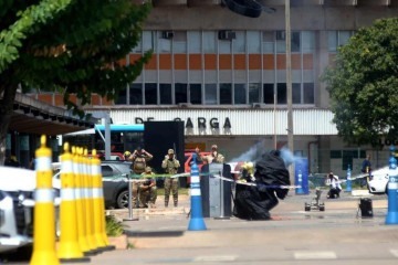 Suspeita de bomba no aeroporto de Brasília (16/4) -  (crédito: Ed Alves/CB/D.A Press)