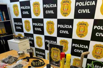 Itens apreendidos dos dois suspeitos que foram presos -  (crédito: Divulgação/ PCDF)