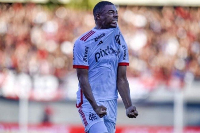 De La Cruz marca golaço de falta na estreia do Brasileirão - (crédito: Foto: Marcelo Cortes / CRF) De La Cruz marca golaço de falta na estreia do Brasileirão - (crédito: Foto: Marcelo Cortes / CRF)