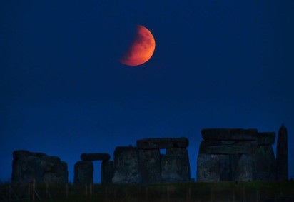 A possível conexão de Stonehenge com a Lua investigada por cientistas -  (crédito: BBC Geral)