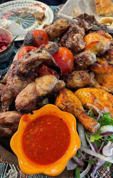 Carnes de frango ou cordeiro são uma marca da culinária azerbaijana