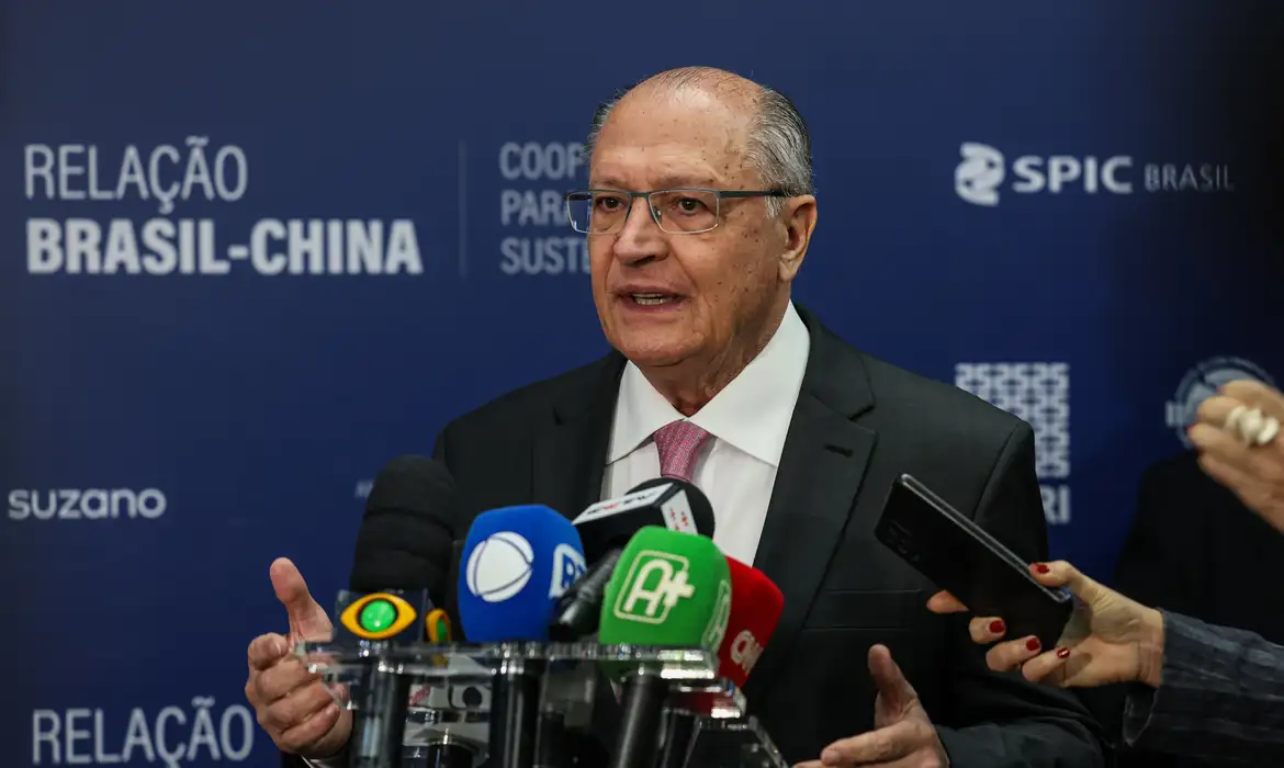 Presidente em exercício destaca harmonia na relação entre poderes -  (crédito: EBC)