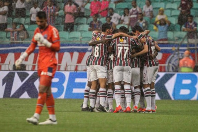 Temporal desabou no primeiro tempo e partida ficou interrompida por uma hora em Salvador -  (crédito: Foto: Reprodução/SporTV)