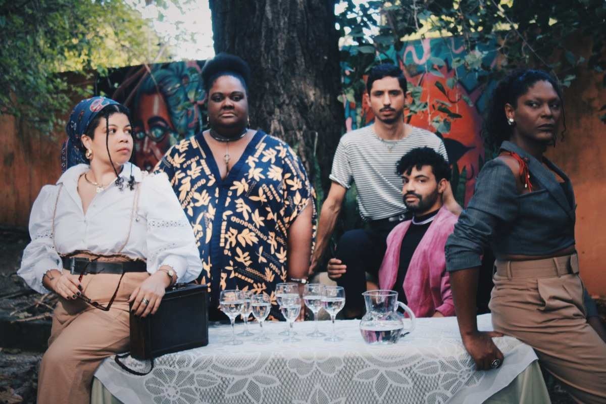 Projeto apresenta peça teatral gratuita sobre negritude no Gama 